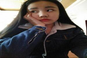 剪刀手美少女